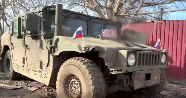 Противник не хотел отдавать: боец ВС РФ рассказал об эвакуации трофейного Humvee