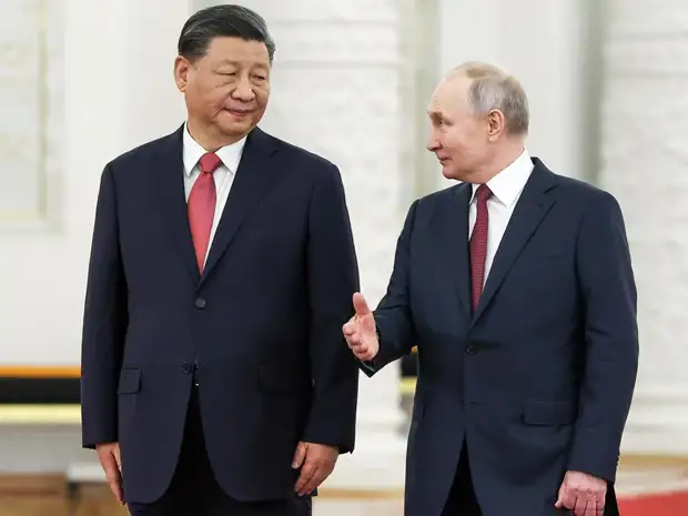 Американский эксперт Саймс: Си Цзиньпин одной фразой о Путине послал США куда подальше