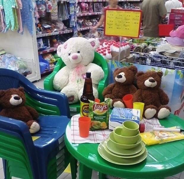 12. Недетское застолье. магазин, надписи, юмор