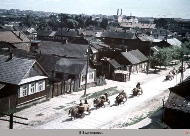 Повседневная жизнь оккупированного Смоленска в цвете (24 фото)