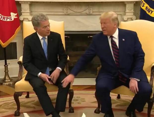 Трамп и его любовь к мужским коленям Трамп и его любовь к мужским коленям трамп, геи