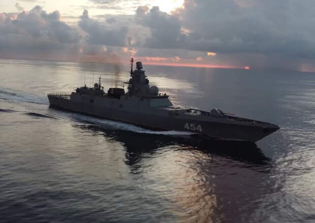 Корабли Северного флота проводят учение по применению высокоточного ракетного оружия в Атлантическом океане