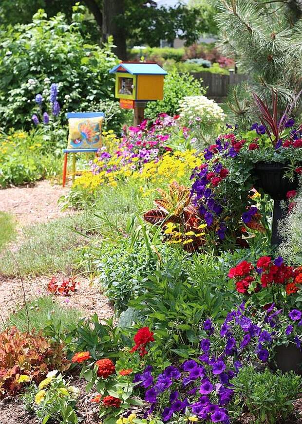 Украшения для сада своими руками. В летнее многоцветие вашего сада всегда хорошо впишется декор, с любовью сделанный своими руками