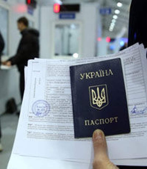 Украинское гражданство: попробуй откажись!