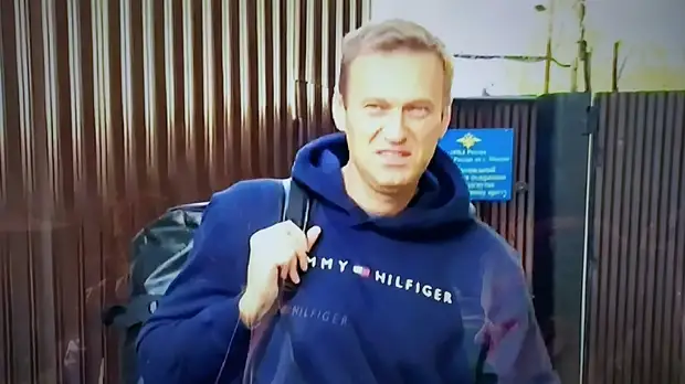 Навальный двинулся в радикалы: Обвинил Путина в отравлении. Теперь - в бега, как Ходорковский?