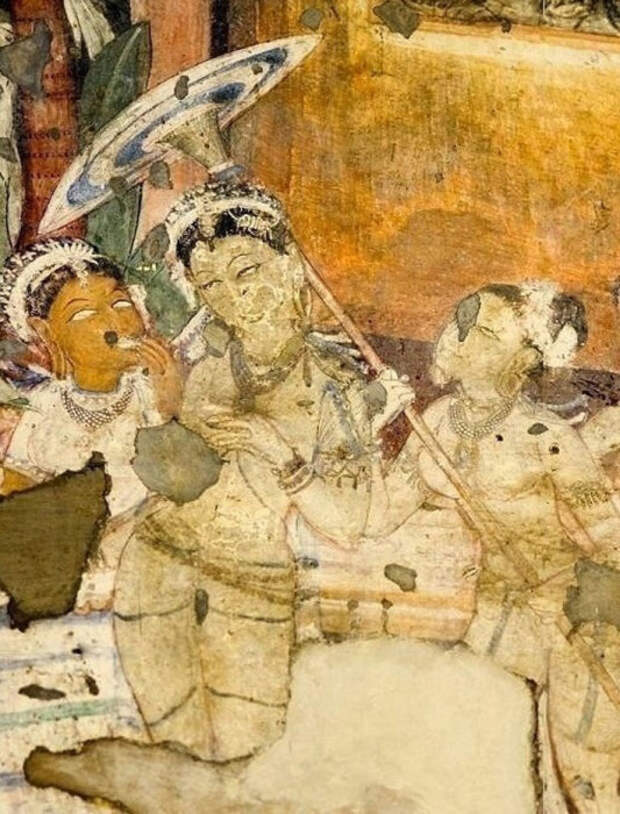 Женщина, держащая зонтик. Государство Гуптов, 320 г. н. э. (Индия)