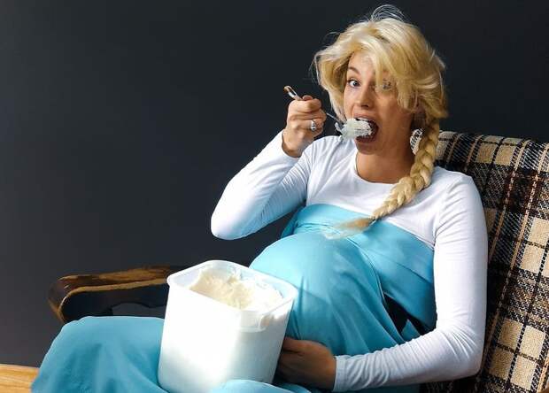 8 грустных фото: как на самом деле живут диснеевские принцессы в браке