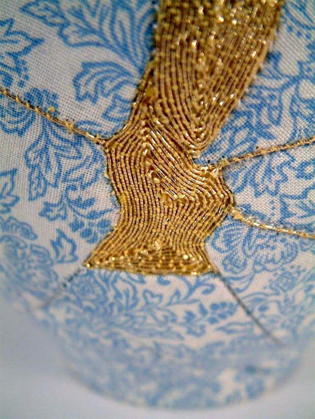 broken-vase-restoration-gold-thread-charlotte-bailey-4a