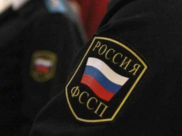 В Уфе задолжавшая 740 тысяч рублей женщина задавила трёх судебных приставов В Уфе задолжавшая 740 тысяч рублей женщина задавила трёх судебных приставов