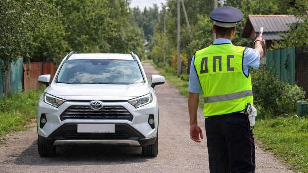 С началом дачного сезона ГАИ ужесточила контроль на загородных трассах