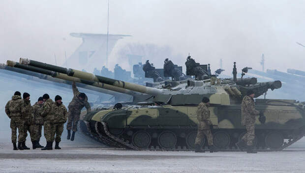 Украинские солдаты на военной базе. Архивное фото Украинские солдаты на военной базе. Архивное фото