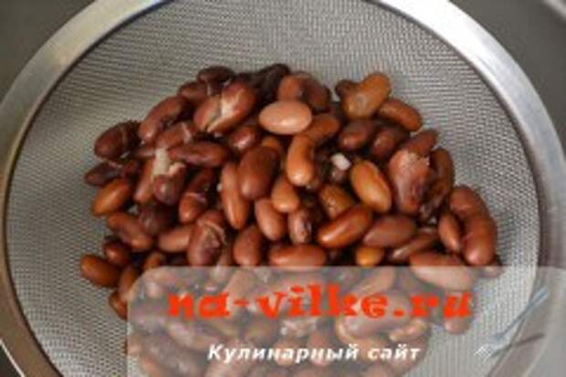 Салат с фасолью и куриным филе