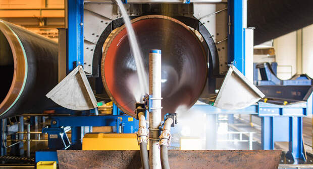 Подготовка труб к обетонированию на заводе Wasco в Котке