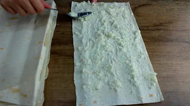 Сегодня делюсь безумно вкусным рецептом завтрака из лаваша. Готовится всё за считанные минуты, но приготовив такие трубочки хотя бы один раз, будете делать их постоянно.-6