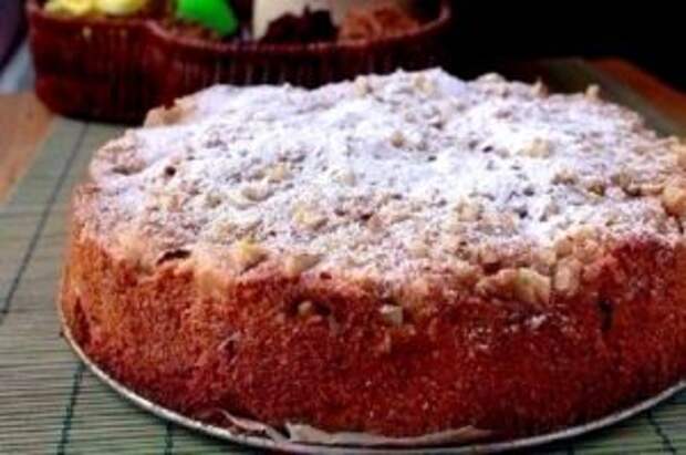 Яблочный пирог с изюмом