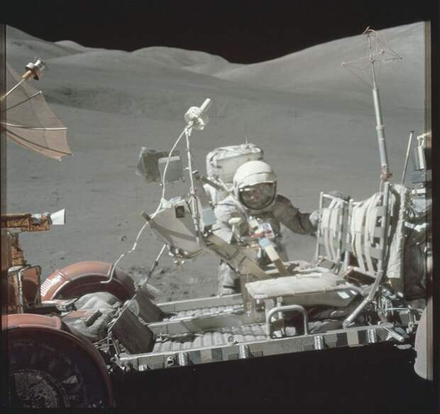 Редкие фотографии Луны от NASA