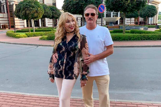Певица Маша Распутина заявила, что не собирается выходить замуж за отца дочери