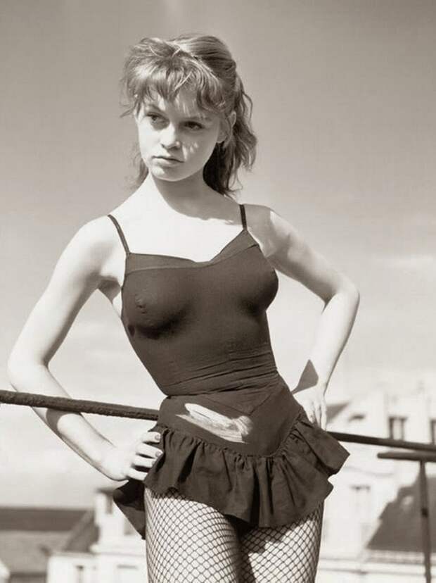 18-летняя Брижит Бардо (1952 год)