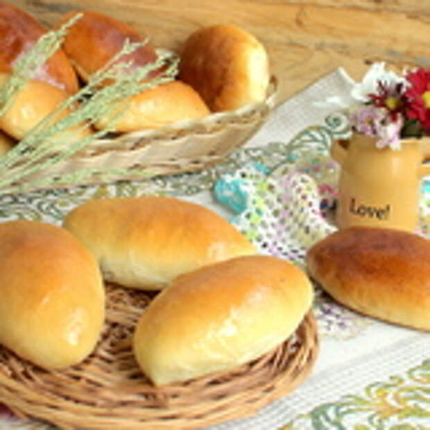 Пирожки печёные сдобные с зелёным луком и яйцом. Гост