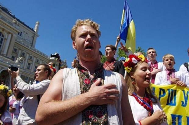 Славься, вышитый петух! В Украине придумали Праздник вышиванки
