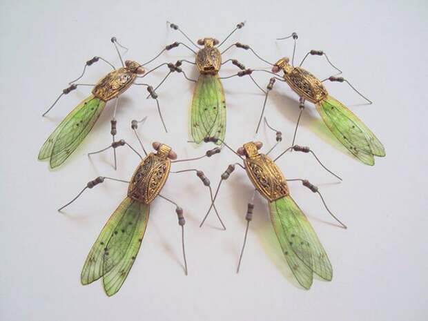 Ни за что не поверишь, из чего сделаны эти насекомые. У их создательницы невероятный талант