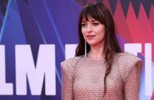 Звезда «50 оттенков серого» лишилась работы из-за чрезмерной вежливости