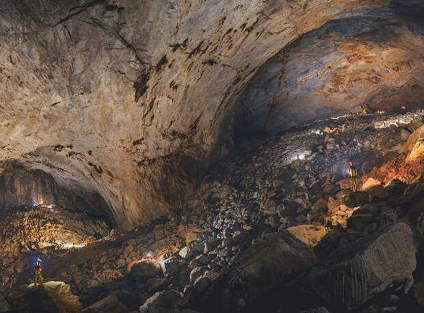 В подземном царстве: спелеологи раскрывают тайны пещер Калимантана