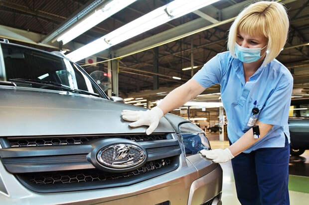 Глава "АвтоВАЗа" Соколов: платная подписка на Lada подойдет для юрлиц и такси