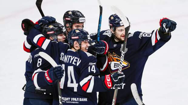 «Металлург» выиграл второй матч серии 1/4 финала Кубка Гагарина с «Торпедо»