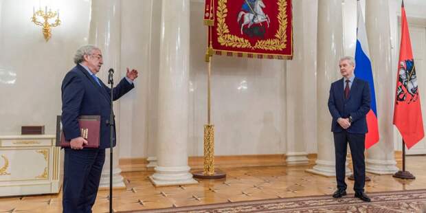 Собянин наградил директора клиники на Пронской за заслуги перед отечеством