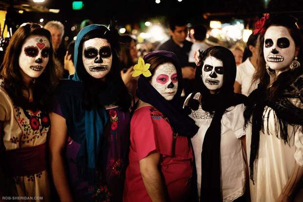 unique-festivals-around-the-world-dia-de-los-muertos-rob-sheridan-3