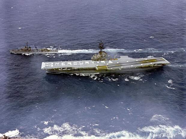 Авианосец "Кирсардж" (CV-33)© Public domain
