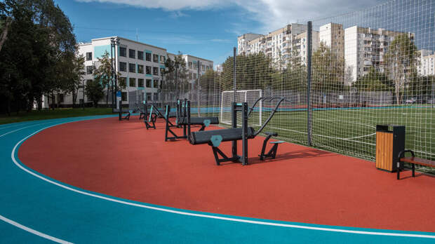 Собянин: к новому учебному году в столичных школах обустроят 515 спортплощадок