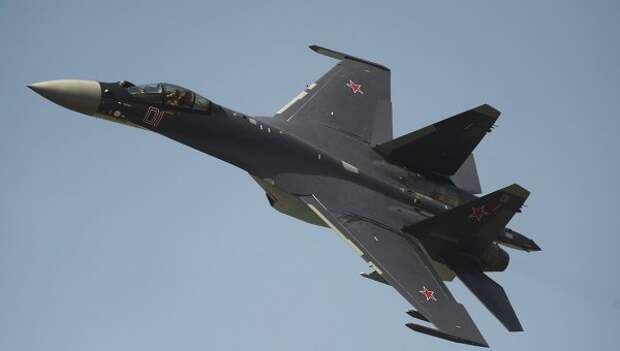 Истребитель Су-35. Архивное фото