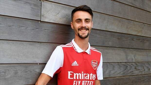 Официально. «Арсенал» подписал полузащитника «Порту»