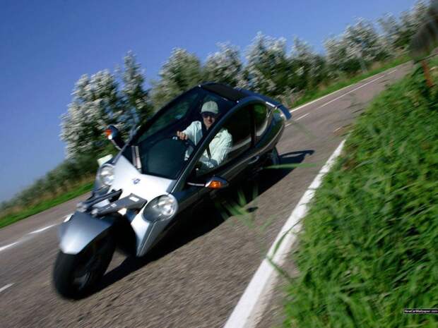 Carver. Мотоцикл с крышей или просто странный автомобиль?