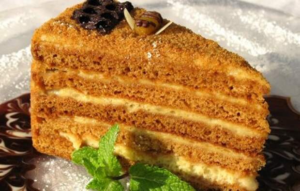 Домашний торт «Медовик» с заварным кремом
