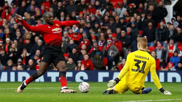 «Манчестер Юнайтед» обыграл «Рединг» в 1/32 финала Кубка Англии благодаря голам Маты и Лукаку