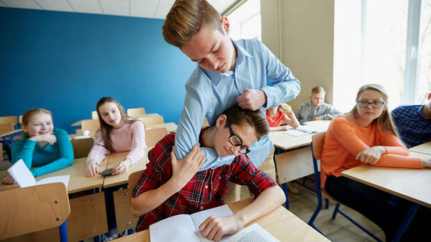 Учитель Шарова: школы должны иметь право на отчисление учащихся