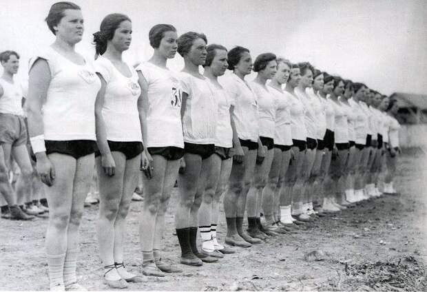 Спортсменки, комсомолки, красавицы 1930 х sovietgymnasts08 Спортсменки, комсомолки, красавицы 1930 х