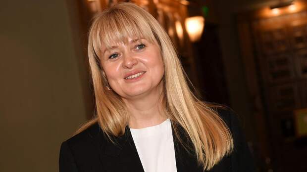 «Препарирование души» и развод: как 49-летняя Анна Михалкова вернулась к бывшему мужу