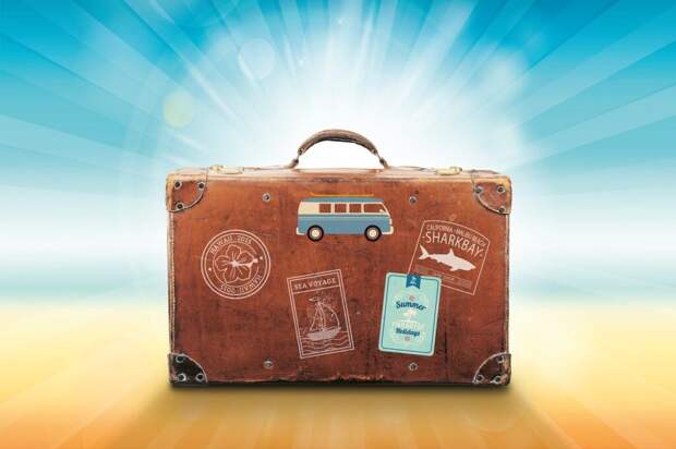luggage-1149289_1280-1024x682 Как сэкономить на путешествии? 7 полезных советов