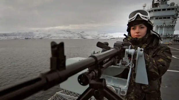 «За короля!»: британские морпехи пьют ром, готовясь к войне с РФ – Politico