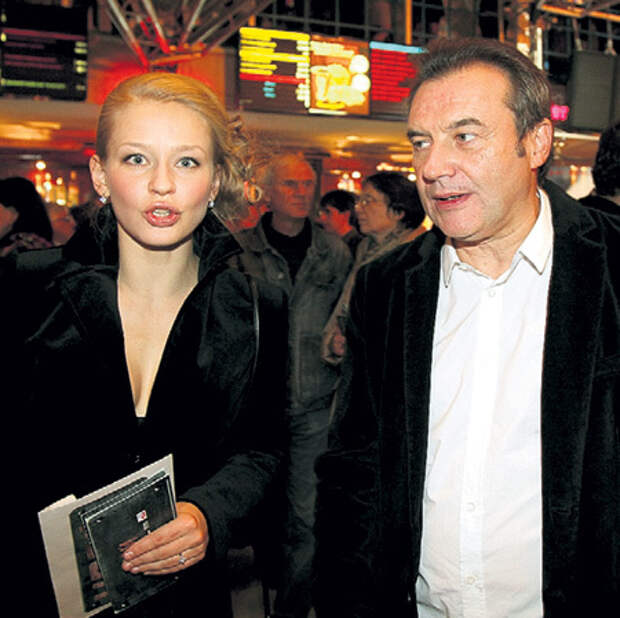 Юля с режиссёром Алексеем УЧИТЕЛЕМ, которого многие в тусовке считают отцом её дочек