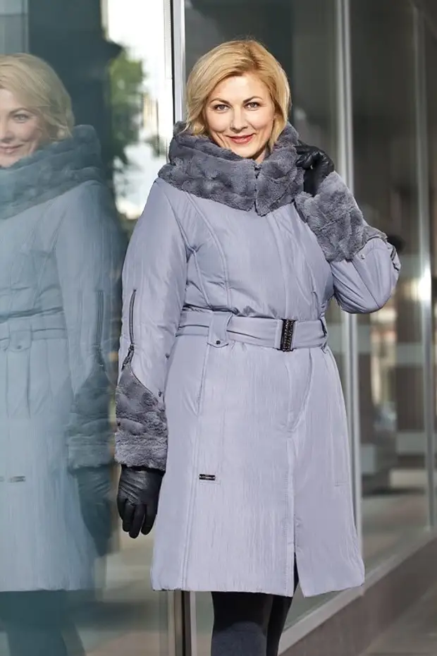 Модные зимние пуховики для женщин за 50 лет