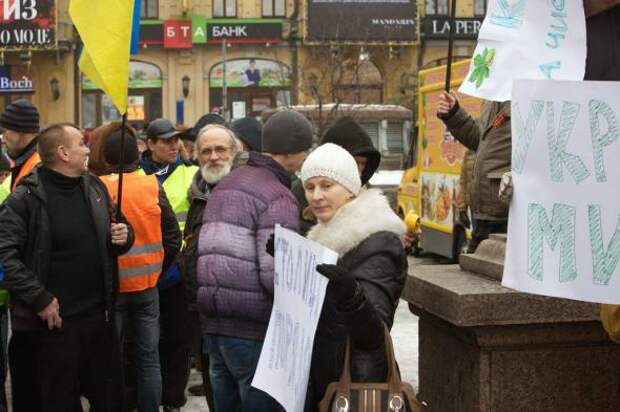 Киевляне за чистый город и против фашистов