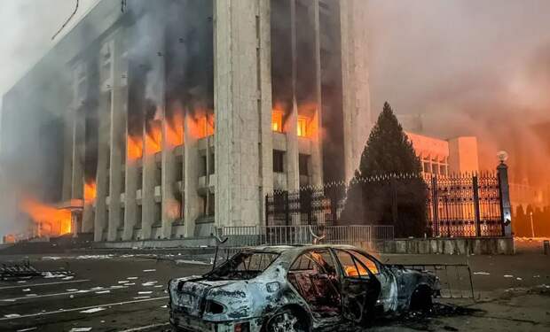 Вот так выглядят бои в центре Алматы