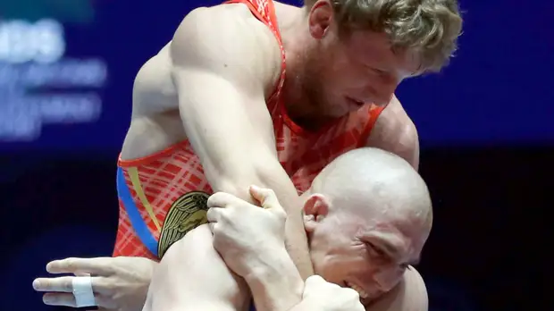Россиянин Евлоев стал бронзовым призёром в греко-римской борьбе на юношеских ОИ