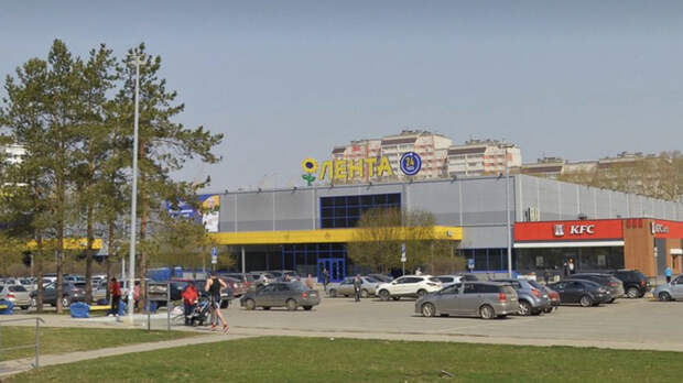 В Барнауле эвакуировали людей из гипермаркета "Лента"