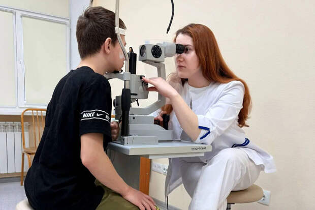 Омский подросток частично потерял зрение после эксперимента из соцсетей